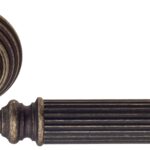 dvernaja-ruchka-na-kruglom-osnovanii-fratelli-cattini-encia-d8-ba-antichnaja-bronza.1.jpg