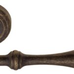 dvernaja-ruchka-na-kruglom-osnovanii-fratelli-cattini-retro-d1-ba-antichnaja-bronza.1.jpg